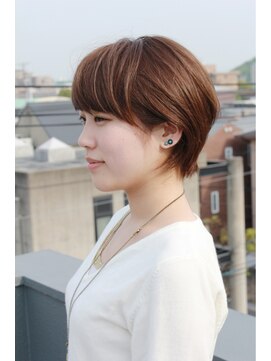 ホワイトルーム(White Room) マニッシュショートスタイル～アッシュベージュ～
