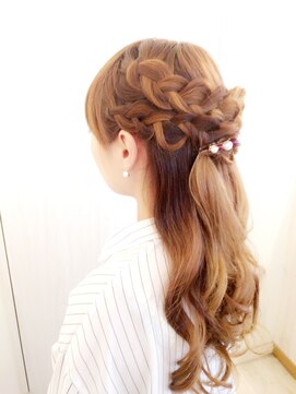 アイビス(AIBIZ) 編み込みハーフスタイル