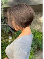 トルネード(TORNADO)&nbsp;前下がりショートレイヤーボブ