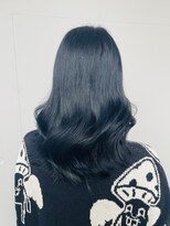 カリーナコークス 原宿 渋谷(Carina COKETH) ブルーブラック/レイヤーカット/インナーカラーイヤリングカラー