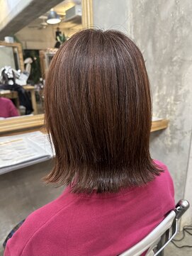 ウィークエンド(WEEKEND) オトナピンク　カット＋白髪活かし＋トリートメント【22000円】