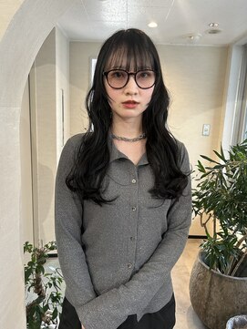 ユヌ(Une) kotaro ミディアムなウルフとブルーブラック