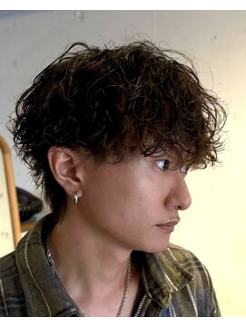 アルティ(arti) 波巻き シャドウパーマ メンズマッシュ