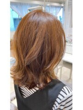 アルブル エト シミー(Arbre et chimie) ワンホンレイヤー/ミルクティーブロンド/ダークブルー/東村山