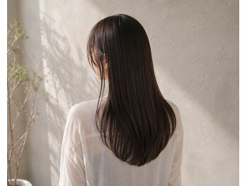 スイ バイティティ 川崎店(suis. by titi)の写真/希少な高級薬剤を使った縮毛矯正☆思わず触れたくなるような憧れのストレートヘアに！