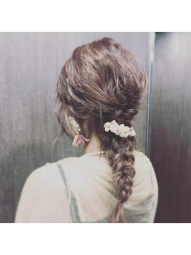 アリーナ 緑が丘店(arena) 大きめヘアアクセが可愛い☆編みおろしスタイル