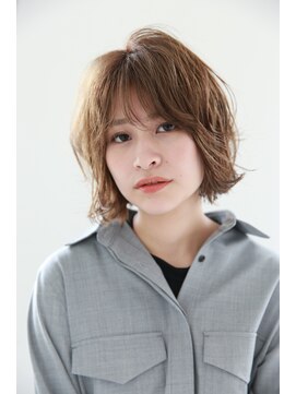 エクリ(equri×SHISEIDO) エアリーボブスタイル×ベージュカラー