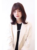 外ハネくびれミディアムヘア
