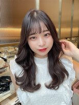 アフロートリノ(AFLOAT Leino)&nbsp;レイヤーカットと透明感カラーで作るゆるふわスタイル