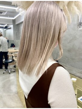 スー 渋谷(suu) ハイトーンホワイトベージュグレージュケアブリーチ