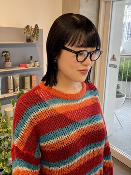 カサネ(casane) ワイドな前髪、ぷつっとヘア