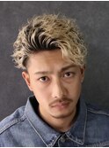 七三ツーブロックアップバングツイストスパイラルショートパーマ