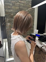 ザザ ZA/ZA 目白 ミルクティーのハイトーンボブ