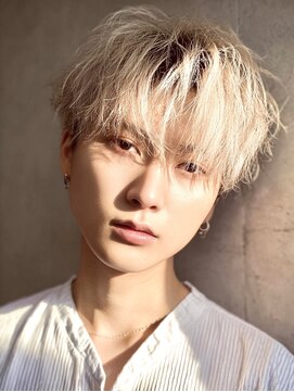 リベルテ 渋谷(Liberte) 【渋谷/桜ヶ丘町/メンズ/ブリーチ/眉毛/メンズカット/パーマ】