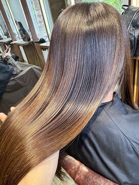 アローズ(arose) 酸性ストレートでダメージを感じない艶髪