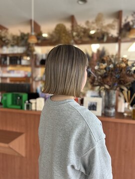 スタジオフィット(STUDIO FITTO) ★バレイヤージュ(シャドールーツ)ベージュボブ★