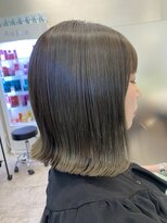ウイバイファースト(u'i by first) ★明るい白髪染めカラー★ハイライトとオリーブカラーで赤味消し
