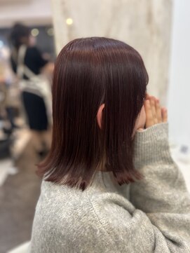 ラビス(Lovis) 黒髪カタログ/ボブルフ/ネビージュ/小顔に見せるヘア/ワンレン