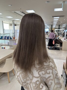 ケンジ 平塚ラスカ店(KENJE) ミルクティーベージュ