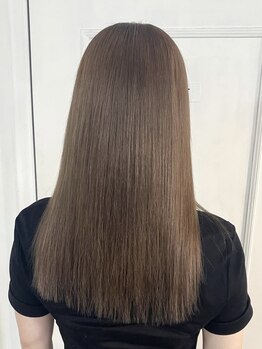 トリプルエイチフォーヘアー 国分店(HHH for hair)の写真/【くせ毛解決◎】縮毛矯正×酸熱トリートメントで、ダメージ知らずの思わず触りたくなる潤ツヤ髪に…♪