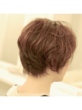 キミドリ(KIMIDORI) くせ毛×前下がり×丸み30代40代50代恵比寿ショート