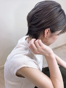 トルネード(TORNADO) 外国人風ショートボブ ハイライト 前髪インナーカラーグレージュ