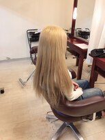 ヘアーメイク ナユタ(hair make nayuta)&nbsp;ホワイトゴールドロングヘア