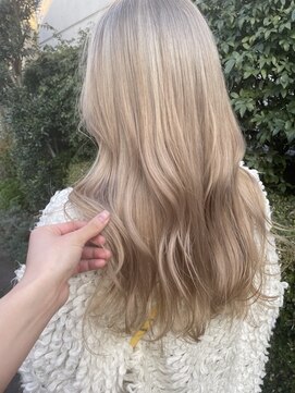 バズ(BUZZ) ハイトーンで迷ったらこれ！シルキーベージュ！