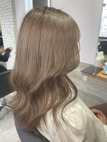 リーオオサカ(Lee Osaka)&nbsp;【王道★可愛い】クリーミーベージュ×ナチュラルレイヤー/新出