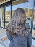 切りっぱなしのミディアムスタイル