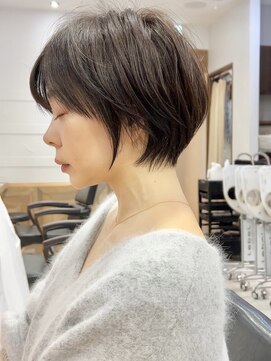ビュー フクオカ(VIEW FUKUOKA) モードに大人可愛いダークアッシュイメチェンショートボブ