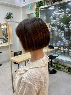 エヌ ドット ヘアープラス ミラクルヘアー(n. HAIR) 前下がりボブ