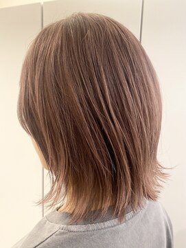フリージア(freesia) 30代40代50代/ツヤ髪スタイル/シースルーバング