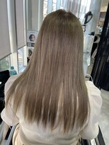 ニーゼロゼロナナ(2007)&nbsp;グレージュカラー