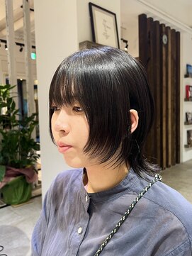 グラッド(GLAD.) ショートウルフカットミディアムウルフ顔まわりレイヤーカット