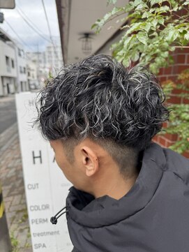 ヘアーラボ ハチ(HAIR LABO HACHI) ツイストスパイラル×ホワイトメッシュハイライト