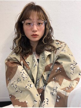 ヴィオットバイサロン(Viot by Salon) ミディアムウェーブヘア/ポイントデザインカラー 20代30代