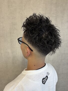 トリコ(ToricO) フェードカット　ツイストスパイラル　ピンパーマ