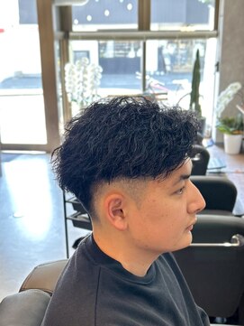 ザ クラン バイ ヘッドライト 仙台長町店(THE CLAN by HEADLIGHT) 【フェード×ツイストスパイラル×アップバング】