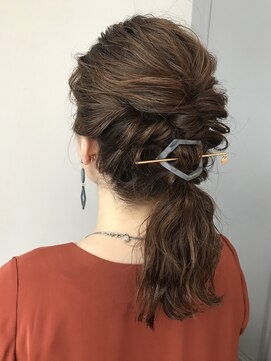 ネオリーブアイム 横浜西口店(Neolive aim) Neolive aim  ゆるふわローポニー