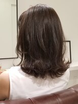 インビテーション(invitation) 外はねレイヤード×暗髪ラベンダーベージュ