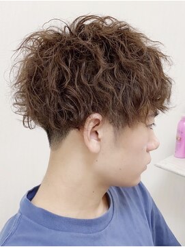 クロス(CROSS) スパイラルパーマ&ツーブロックマッシュカット