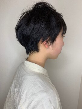 モルニ(MORNI) マニッシュショート_マロンベージュ Aラインボブ かきあげ