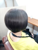 ナンバーエイト(number eight)&nbsp;ダークグレージュナチュラルひし形丸みショートキレイ大人女子