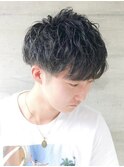 20代30代メンズクラウドマッシュ丸み束感ビジカジトレンド