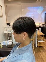 ヴィレッジ(Village)&nbsp;前下がりセンターパートスタイル