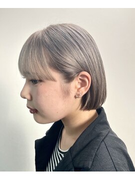 オンザ(ONTHE) やっぱり大人気シルバーベージュのミニボブ