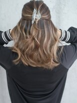 マリアナ(Mariana)&nbsp;ハイライトショートヘアレイヤーカットダブルカラー