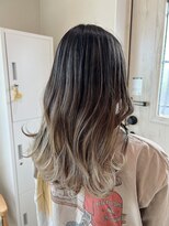 クウ(cuu)&nbsp;ベージュバレイヤージュ