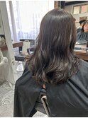 暗髪で艶ロング